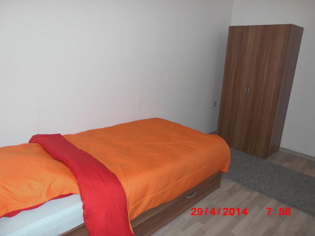 Frankfurt Airport & Fair Apartment Kelsterbach Bagian luar foto