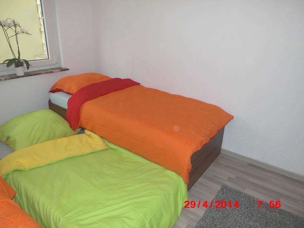 Frankfurt Airport & Fair Apartment Kelsterbach Bagian luar foto